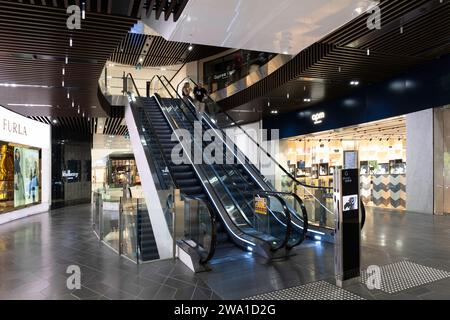 Das Innere des Emporium Melbourne ist ein luxuriöses Einkaufszentrum mit Flaggschiffläden auf sieben Etagen an der Ecke Lonsdale Street und Swanston Street in Melbo Stockfoto