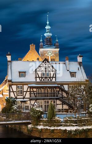 2023-02-04; Blick auf das mühlenhaus, große Mühle im Winter Danzig, Polen. Stockfoto