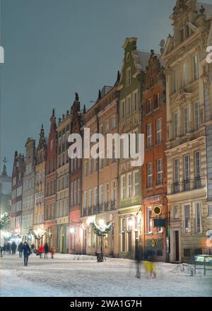 2023-02-04; abendliche historische Straßen von Danzig Polen Stockfoto