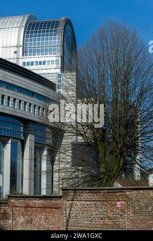 GUE sur le Parlement Europeen a Bruxelles | Blick auf das Europäische Parlament in Brüssel Stockfoto