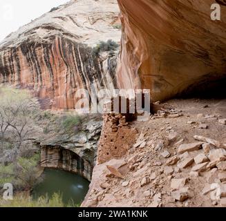 Ruinen der Monarch Cave, Butler Wash, UT Stockfoto