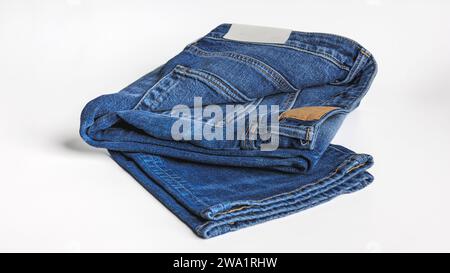 Jeans isoliert auf weißem Hintergrund. Stockfoto