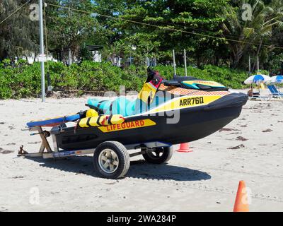 Blick auf Rettungsschwimmer am Four Mile Beach in Port Douglas Queensland Australien Stockfoto