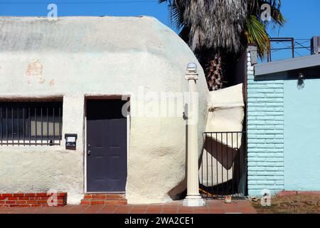 Los Angeles, Kalifornien: Das Tamale Building, eine Programmarchitektur aus dem Jahr 1929, befindet sich am 6421 Whittier Blvd, East Los Angeles Stockfoto