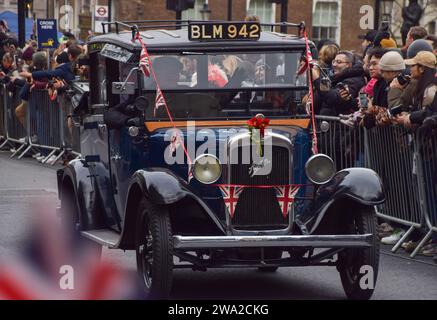 London, Großbritannien. Januar 2024. Die Teilnehmer der Londoner Neujahrsparade 2024 fahren durch Whitehall. Quelle: Vuk Valcic/Alamy Live News Stockfoto