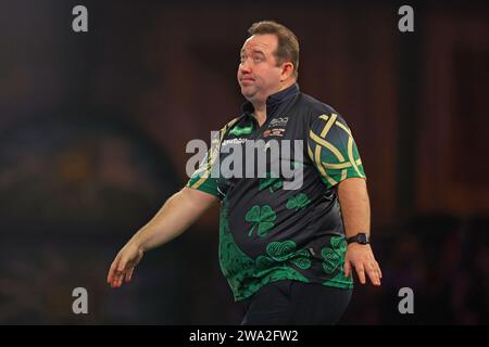 Alexandra Palace, London, Großbritannien. Januar 2024. 2023/24 PDC Paddy Power World Dart Championships Tag 14 Nachmittag Session; Brendan Dolan reagiert, als er während dieses Spiels ein Doppelspiel verpasst, mit Luke Litttler Credit: Action Plus Sports/Alamy Live News Stockfoto