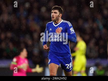 Tom Cannon aus Leicester City feiert das dritte Tor ihrer Mannschaft während des Sky Bet Championship Matches im King Power Stadium in Leicester. Bilddatum: Montag, 1. Januar 2024. Stockfoto