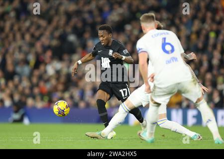 Leeds am Montag, 1. Januar 2024. Siriki Dembélé aus Birmingham City in Besitz während des Sky Bet Championship-Spiels zwischen Leeds United und Birmingham City in der Elland Road, Leeds am Montag, 1. Januar 2024. (Foto: Pat Isaacs | MI News) Credit: MI News & Sport /Alamy Live News Stockfoto