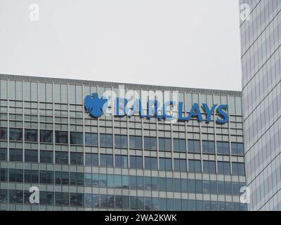 LONDON, Vereinigtes Königreich - 07. JUNI 2023: Hauptsitz der Barclays Bank in Canary Wharf Stockfoto