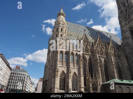 WIEN, ÖSTERREICH - CA. SEPTEMBER 2022: Stephansdom Übersetzung St. Stephansdom Kirche Stockfoto