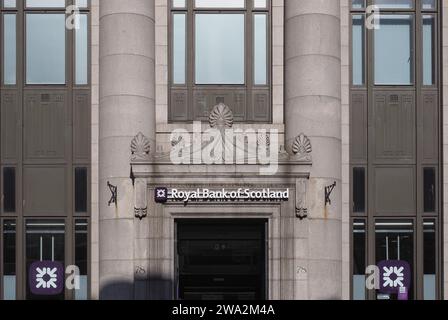 ABERDEEN, Vereinigtes Königreich - 14. SEPTEMBER 2023: Royal Bank of Scotland Sign Stockfoto