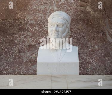 DONAUSTAUF, DEUTSCHLAND - CA. JUNI 2022: Büste des Mathematikers, Astronomen und Physikers Carl Friedrich Gauß im Walhalla-Tempel des Bildhauers Arfmann CIR Stockfoto