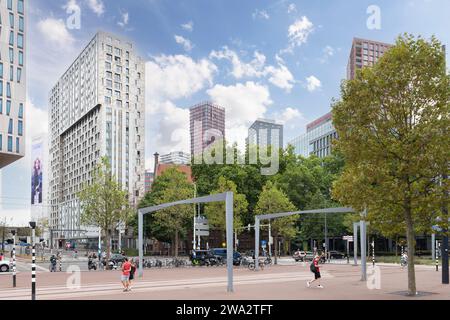 Moderne Wohntürme im Blaak-Viertel in der Hafenstadt Rotterdam. Stockfoto
