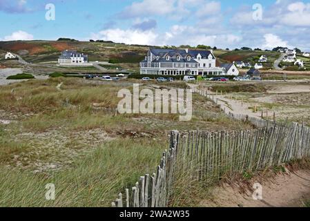 Pointe du Raz, Hotel Restaurant de la Baie des Trepasses, Plogoff, Finistere, Bretagne, Frankreich, Europa Stockfoto