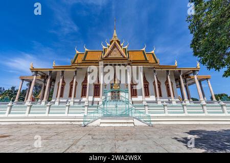 Tempel des Smaragdbuddhas, auch bekannt als Silberpagode, im Königspalast in Phnom Penh, Kambodscha Stockfoto