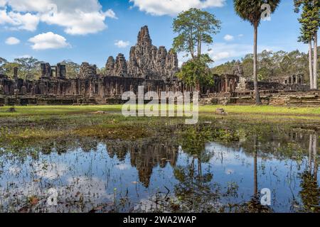 Der Bayon, mit geschnitzten Gesichtern auf den Türmen, Angkor Thom, Kambodscha Stockfoto