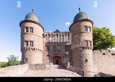 Schloss Wertheim in der historischen Stadt Wertheim am Main, entlang des Main in Deutschland. Stockfoto