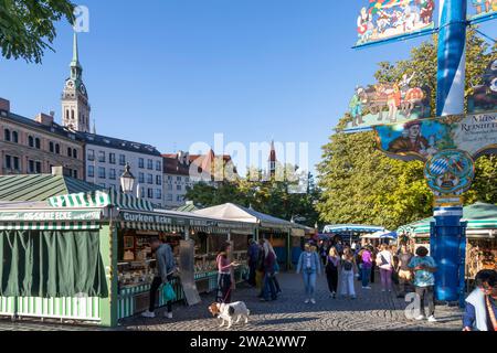 Viktualienmarkt, ein ständiger Lebensmittelmarkt im Zentrum der deutschen Stadt München. Stockfoto