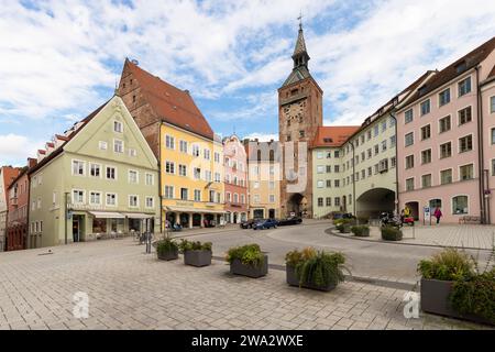 Schmalzturm auf dem Hauptplatz des Hauptplatzes in Landsberg am Lech in Bayern. Stockfoto