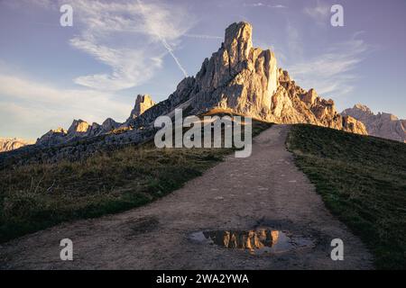 Passo Giau Berge in der goldenen Stunde, die Dolomiten, Italien Stockfoto