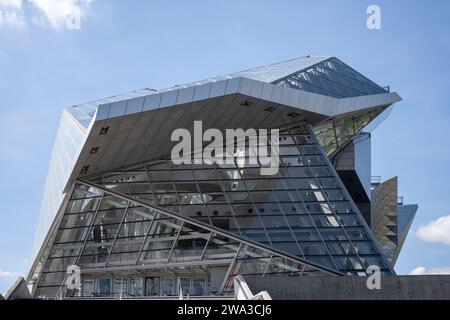 LYON, FRANKREICH, 10. April 2022: Musee des Confluences. Das Musee des Confluences befindet sich am Zusammenfluss von Rhone und Saone. Stockfoto