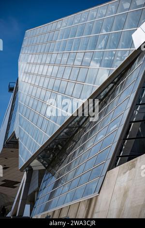 LYON, FRANKREICH, 10. April 2022: Musee des Confluences. Das Musee des Confluences befindet sich am Zusammenfluss von Rhone und Saone. Stockfoto