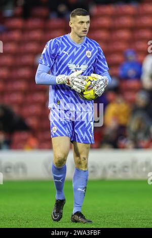 Liam Roberts aus Barnsley während des Spiels Barnsley gegen Wigan Athletic in Oakwell, Barnsley, Großbritannien, 1. Januar 2024 (Foto: Mark Cosgrove/News Images) in Barnsley, Großbritannien am 1. Januar 2024. (Foto: Mark Cosgrove/News Images/SIPA USA) Stockfoto