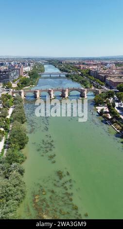 Drohnenfoto Steinbrücke Saragossa Spanien Europa Stockfoto