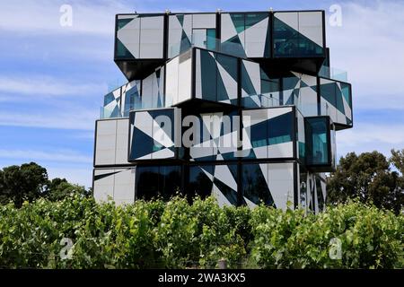 Das Cube-Gebäude in der Weinkellerei d'Arenberg im McLaren Vale-Viertel in South Australia Stockfoto