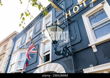 Bridport Dorset, das Bull Inn Hotel an der East Street im Stadtzentrum, ein georgianisches Kutschenhotel, England, Großbritannien, 2023 Stockfoto