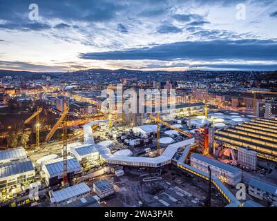 Hauptbahnhof, Baustelle Stuttgart 21, Stadtzentrum oben. Die neue Durchgangsstation wird hier gebaut. Nachtaufnahme, Luftaufnahme, Stuttgar Stockfoto