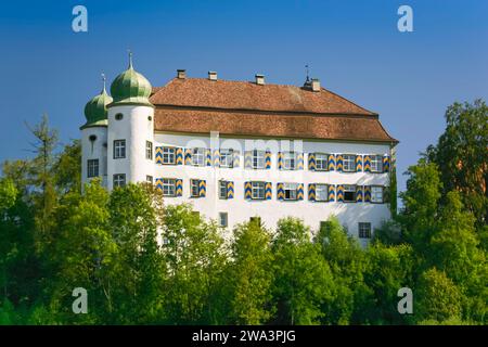 Hinteres Schloss, Schloss Mühlheim der Herren von Enzberg, zweitürmige Schlossanlage mit fünfgeschossigem Nordgebäude, viergeschossigem Südgebäude und in Stockfoto