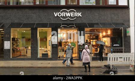 Filiale der Vorwerk SE & Co. KG am Jungfernstieg. Altstadt Hamburg *** Niederlassung der Vorwerk SE Co KG am Jungfernstieg Altstadt Hamburg Stockfoto