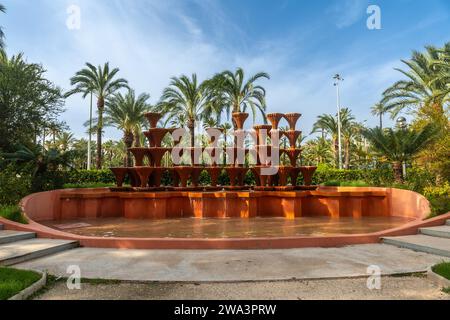 Glorieta-Brunnen im Palm Grove Park in der Stadt Elche. Spanien Stockfoto