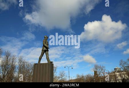 Landschaft mit Statue von General Charles de Gaulle - Paris Stockfoto