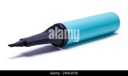 Blaue Luftpumpe, Ausschnitt auf weiß. Stockfoto