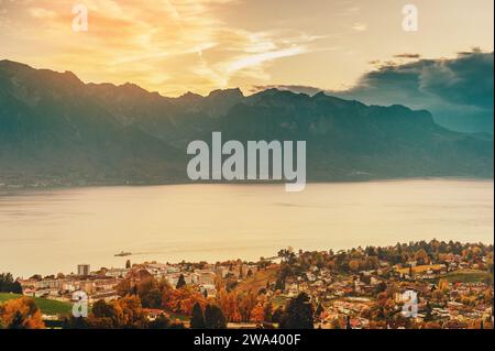 Herrliche Herbstlandschaft mit Weinbergen von Lavaux, schweizer riviera, Lausanne, Kanton Waadt, Schweiz Stockfoto