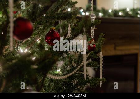 Saisonale Winterweihnachtsdekoration, nicht christlich Stockfoto