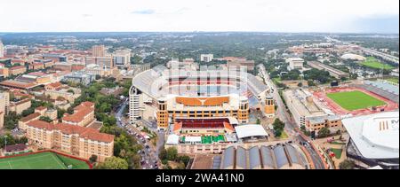 Austin, Texas - 27. Oktober 2023: Darrell K Royal Texas Memorial Stadium an der University of Texas at Austin Stockfoto