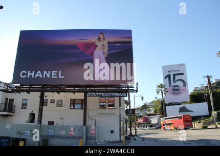 Chanel und Apple Billboards Sunset Strip Los Angeles Hollywood CA Stockfoto Stockfoto
