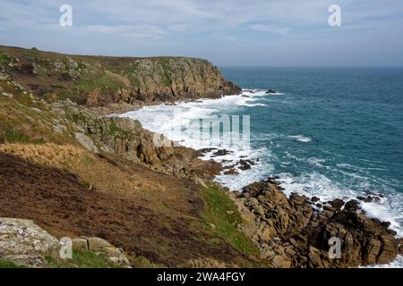 Porth Chapel Bay und Pedn-mem-an-Mere von Carn Barges, West Penwith, Cornwall, Großbritannien Stockfoto