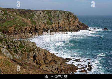 Porth Chapel Cove und Pedn-mem-an-Mere von Carn Barges, West Penwith, Cornwall, Großbritannien Stockfoto