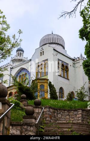 Zheleznovodsk, Russland - 11. Mai 2023: Der Palast des Emirs von Buchara ist ein Palastensemble im Ferienpark der Stadt Zheleznovodsk auf der te Stockfoto