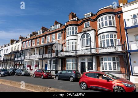 Sidmouth Promenade und Anlage am Meer, viktorianische Architektur von Hotels und Gästehäusern mit Meerblick, Dorset, England, UK, 2023 Stockfoto