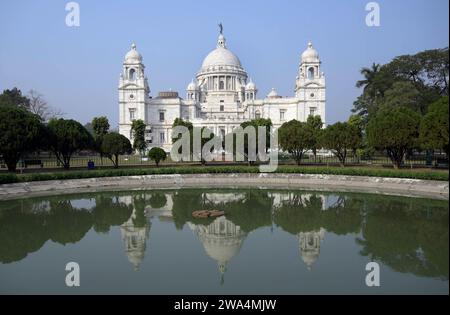 IND , INDIEN : das Denkmal für Koenigin Königin Viktoria / Victoria Memorial in Kalkutta / Kalkutta , 19.12.2023 IND , INDIEN : Victoria Memorial in Kalkutta / Kalkutta , 19.12.2023 *** IND , INDIA Queen Victoria Memorial in Kalkutta Kolkata , 19 12 2023 IND , INDIA Victoria Memorial in Kalkutta Kolkata , 19 12 2023 Stockfoto