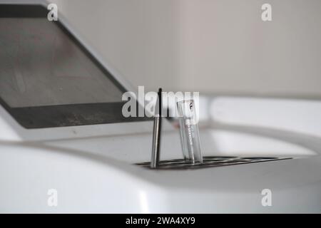 Labor Semi Auto Chemistry Analyzer Pen. Indien Stockfoto