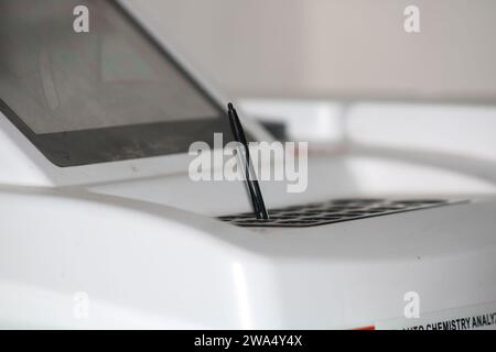 Labor Semi Auto Chemistry Analyzer Pen. Indien Stockfoto