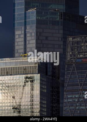 Menschen, die den Sturm von Wolkenkratzern aus beobachten, City of London, London, England, Großbritannien, GB Stockfoto