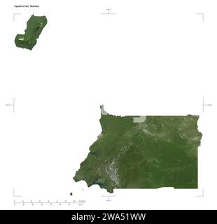 Form einer hochauflösenden Satellitenkarte Äquatorialguineas mit Entfernungsskala und Kartengrenzkoordinaten, isoliert auf weiß Stockfoto