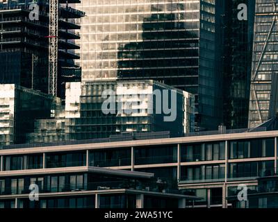 Menschen, die den Sturm von Wolkenkratzern aus beobachten, City of London, London, England, Großbritannien, GB Stockfoto